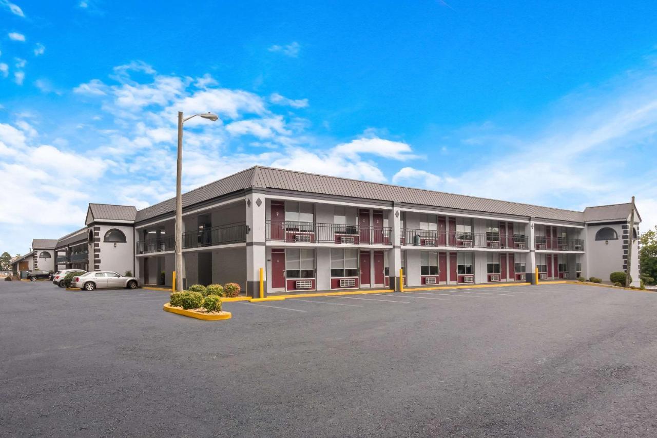 Suburban Studios Cleveland Tn I-75 Exterior photo
